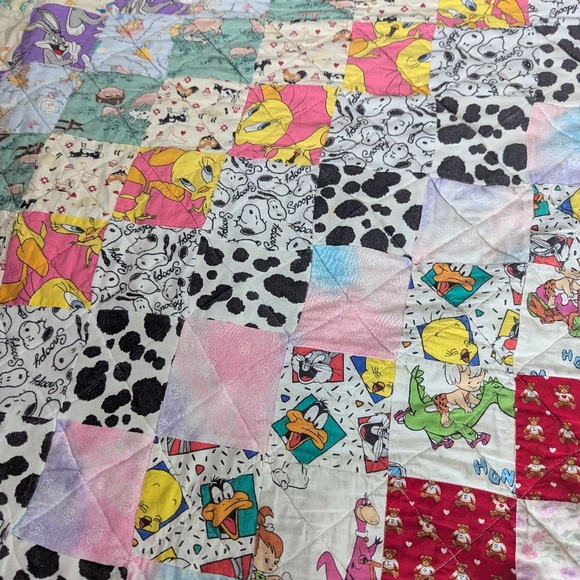 Vintage Patchwork Quilt with Vintage Character And Multicolored Fabrics. Unique - Picture 5 of 6